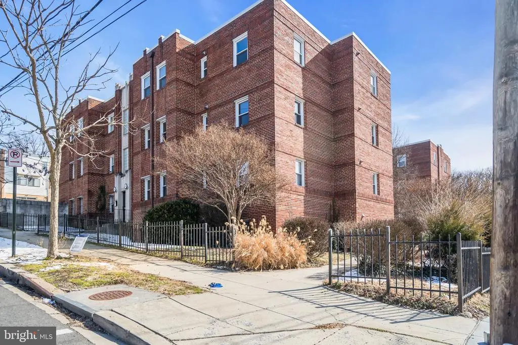 1800 28th Pl Se #201, Washington