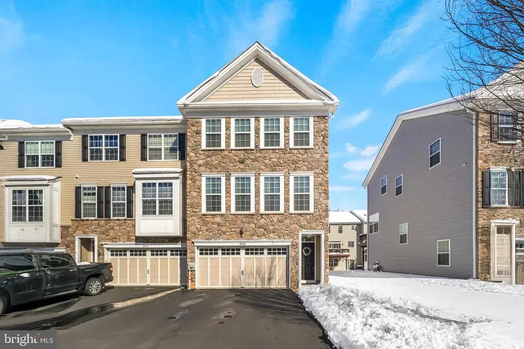 26124 Hickory Ln, LANGHORNE
