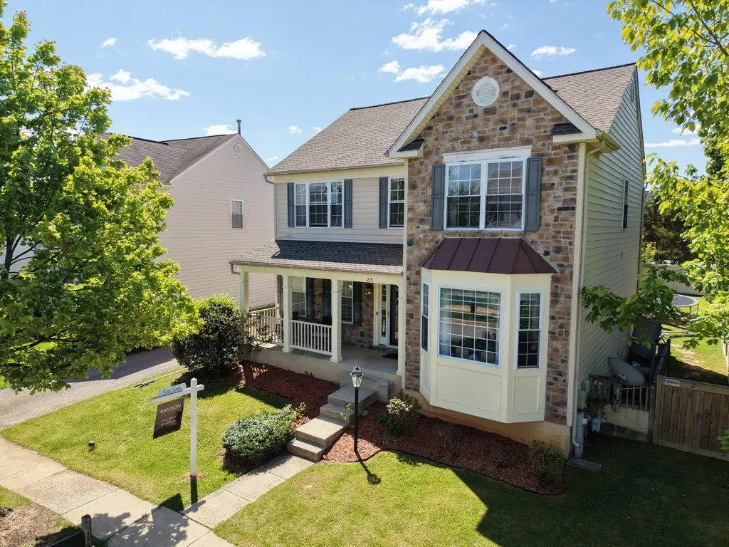 215 Seamaster Rd, ESSEX