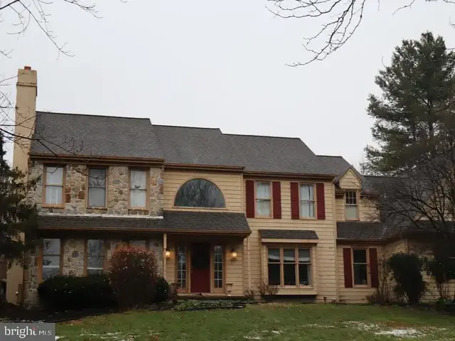 3 E Spring Oak Cir, Media