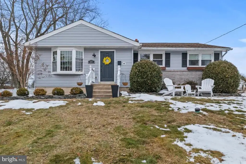 607 S Chubb Dr, DOYLESTOWN