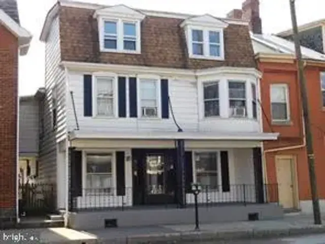 214 Chambersburg St #apartment 2, Gettysburg