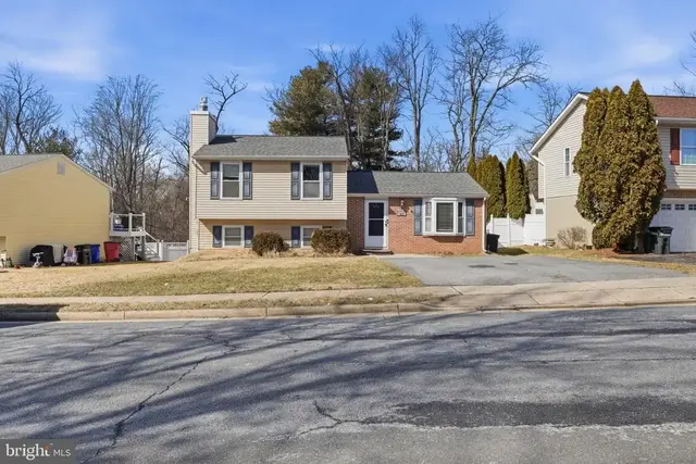 213 Wintergreen Ln, Brunswick