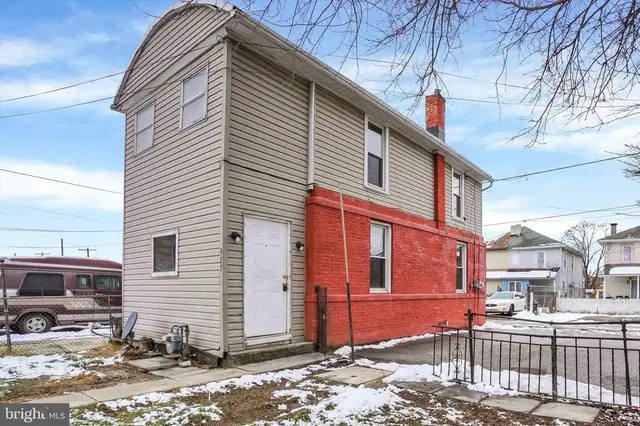 923 E Princess St, York