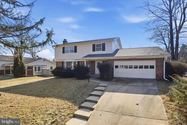 2008 Friendship Ln, Falls Church