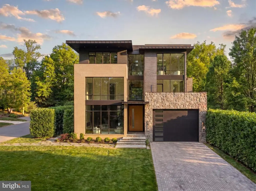 2717 Tennyson St Nw, WASHINGTON