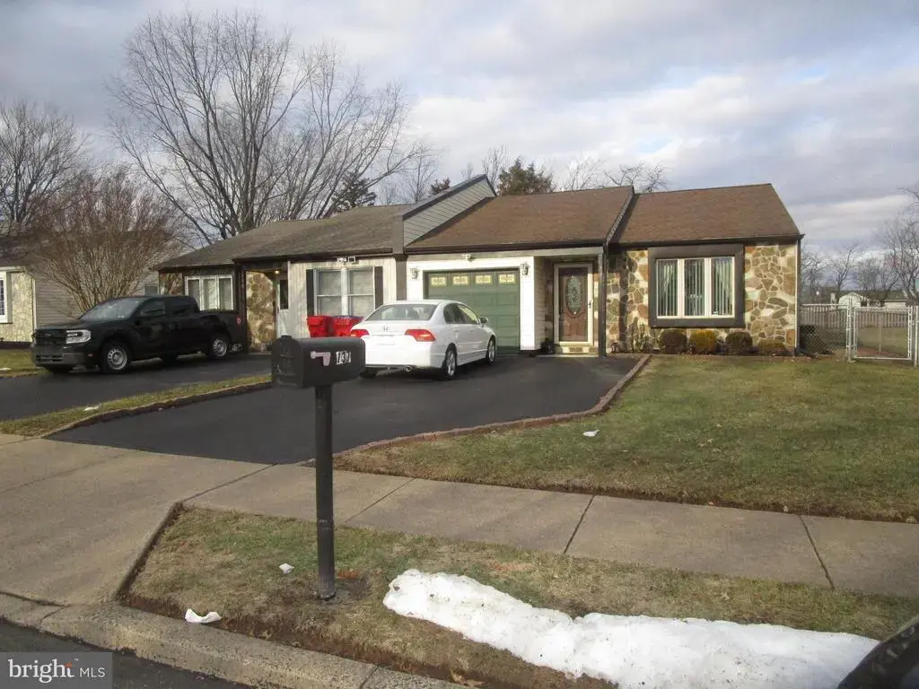 737 Tennyson Dr, WARMINSTER