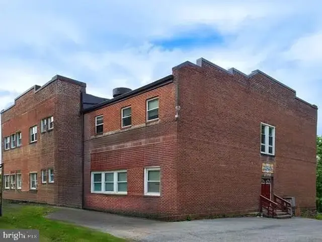 100 School St #c, Glen Rock