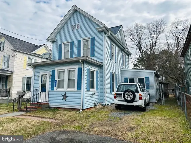 916 Race St, Cambridge