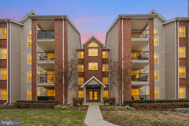 3307 Wyndham Cir #1160, Alexandria