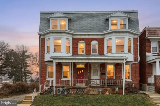 213 Parkway Blvd, York