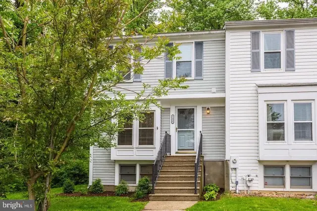 7886 Marioak Dr, Elkridge