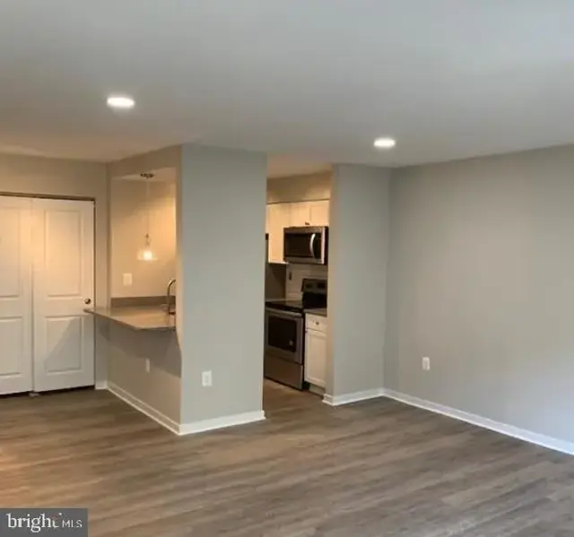 9904 Hellingly Pl #155, Gaithersburg