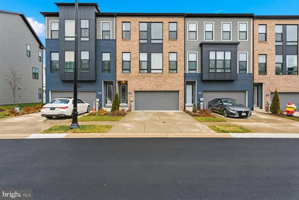 614 Glenn Lake Dr, Bowie