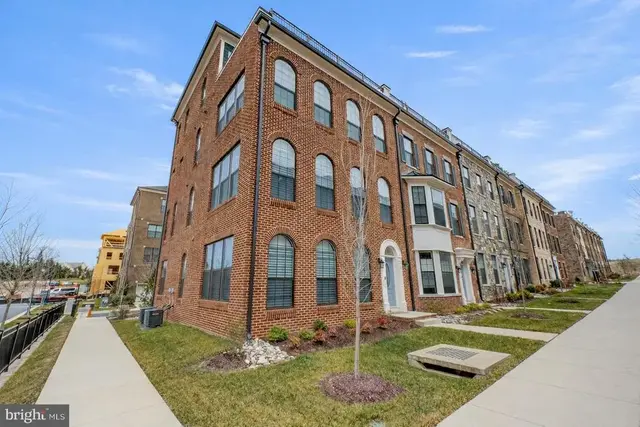 601 Halsey Way #513, Oxon Hill