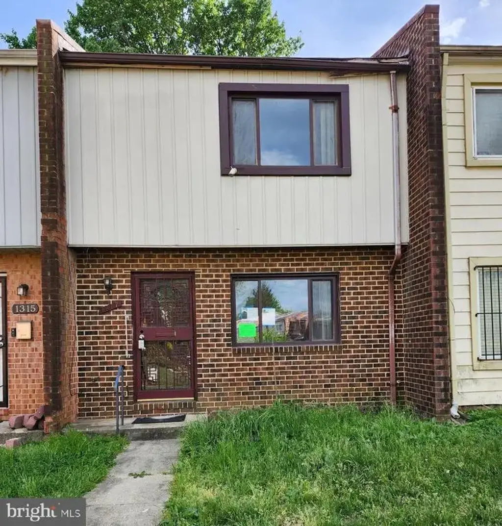 1317 Barnaby Ter Se, WASHINGTON
