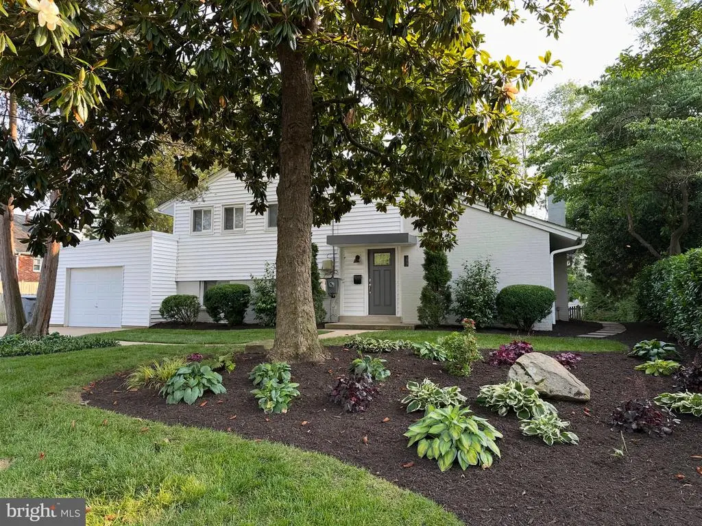 1017 Croton Dr, ALEXANDRIA