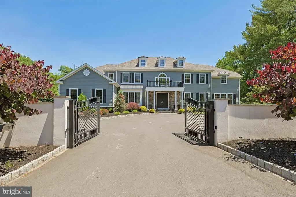 215 Elm Rd, PRINCETON