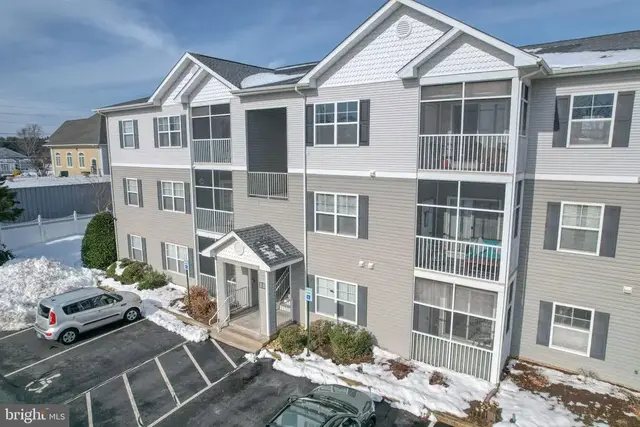 34704 Villa Cir #1203, Lewes