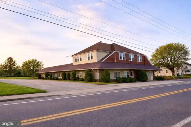 183 N Main St, Biglerville