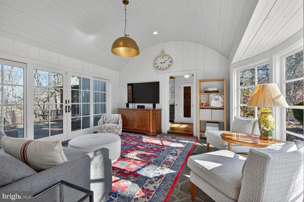 17651 Raven Rocks Rd, BLUEMONT