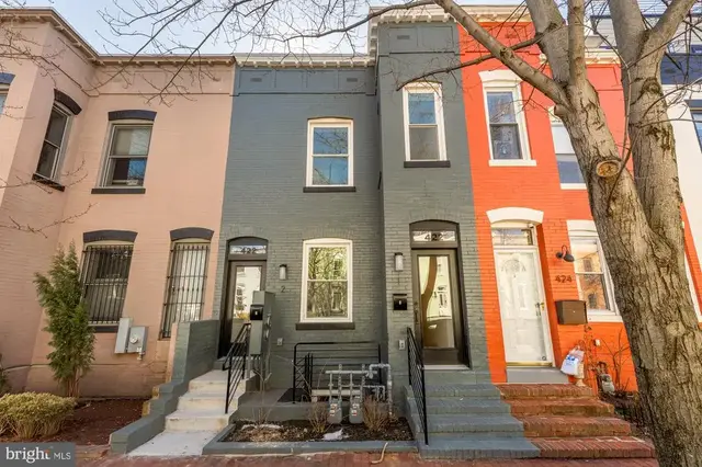 422 Warner St Nw, Washington