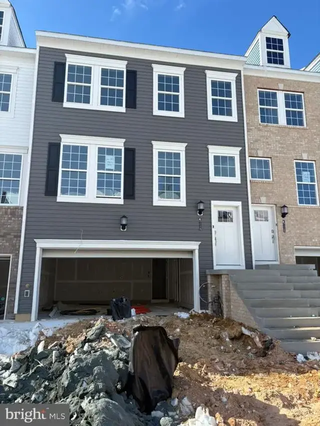1714 Water Crossing Rd, Pikesville