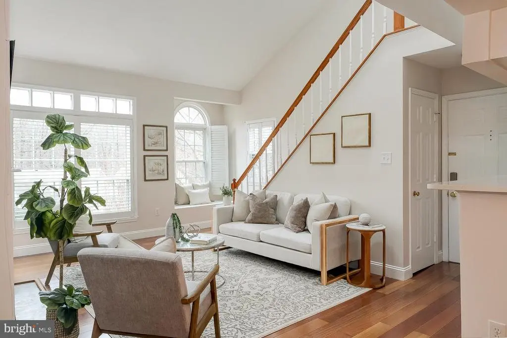 2224 Springwood Dr #j, RESTON