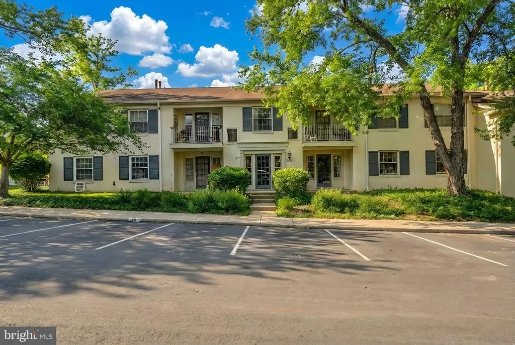 5902-b Queenston St #505, SPRINGFIELD