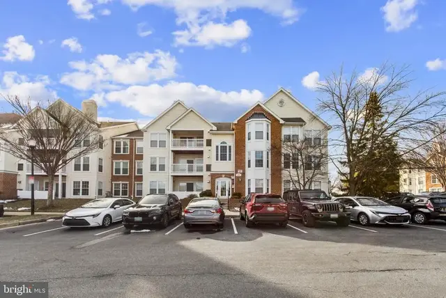 5930 Millrace Ct #f302, Columbia