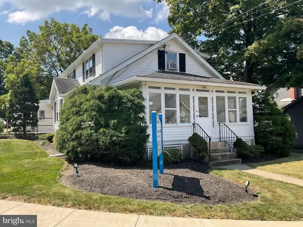 300 Spruce St, DOYLESTOWN