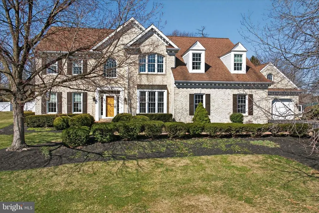 1137 Oakmont Dr, LANCASTER