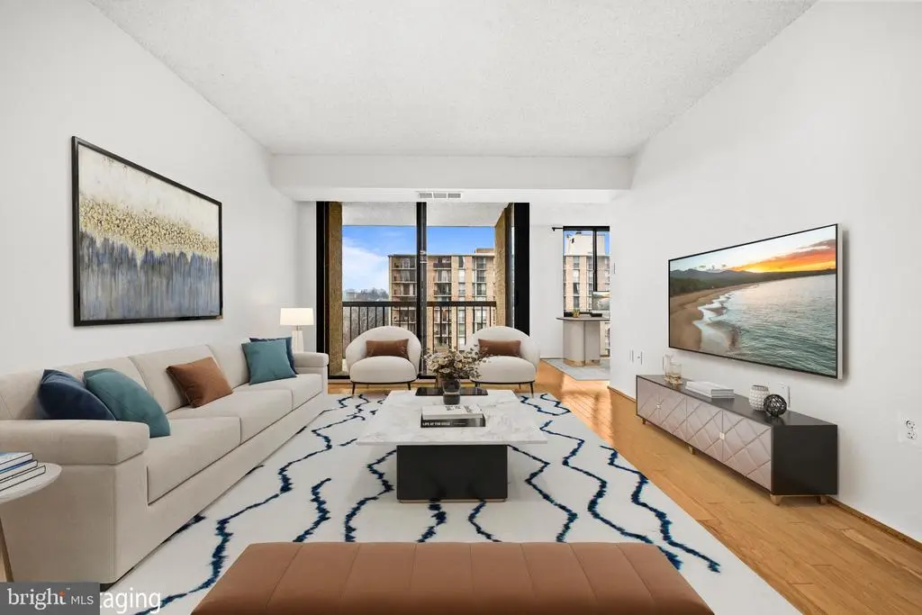 4500 S Four Mile Run Dr S #910, ARLINGTON