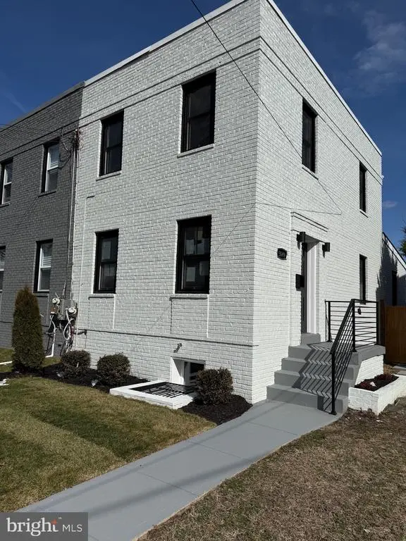 5049 8th St Ne, WASHINGTON