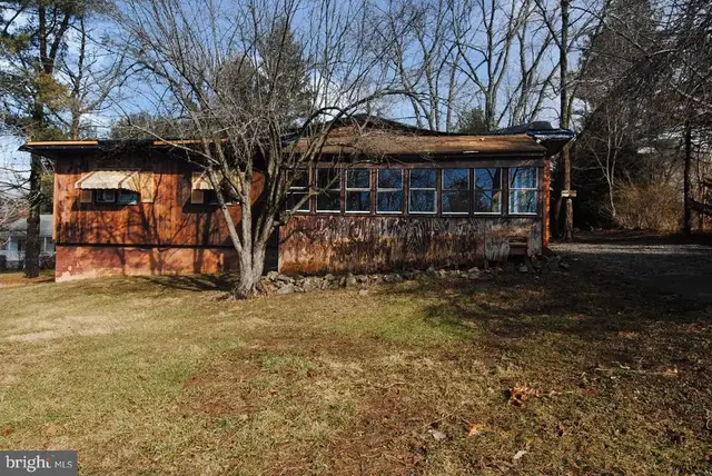 411 Cardinal Dr, Front Royal