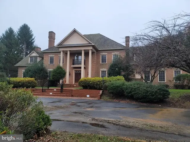 8926 Harvest Square Ct, Rockville