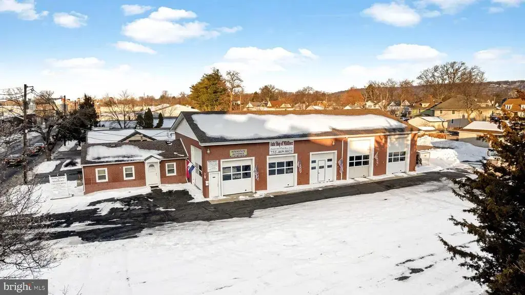 141 Lincoln Blvd, MIDDLESEX