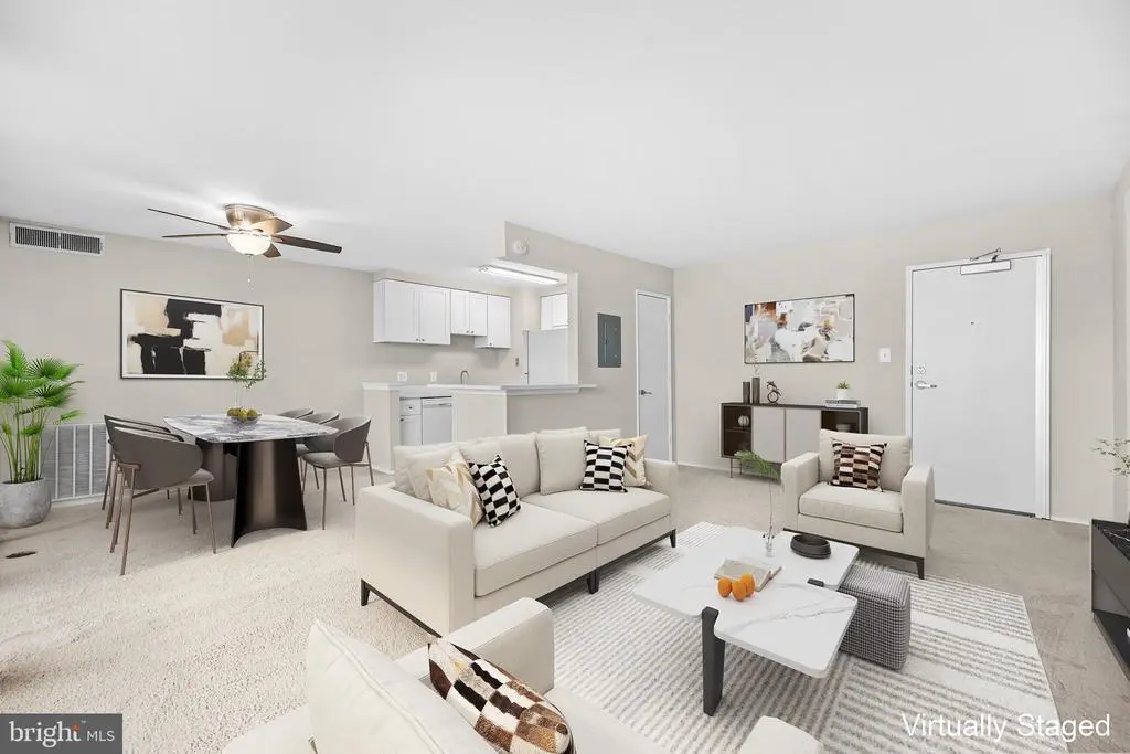 8 S Van Dorn St #203, ALEXANDRIA