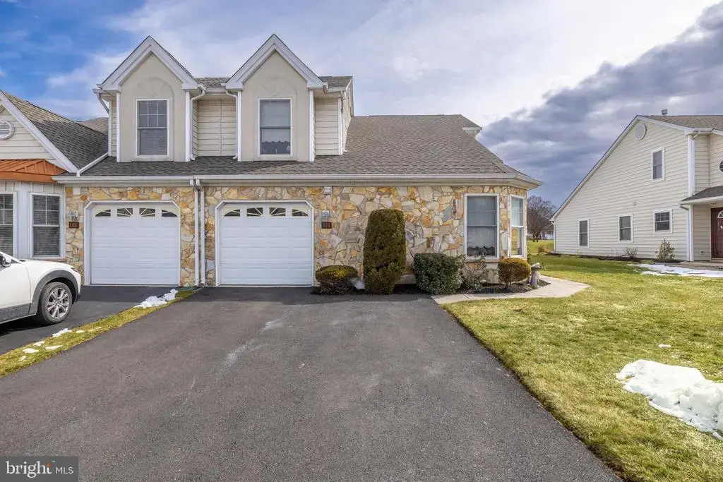111 Grandview Dr, WARMINSTER