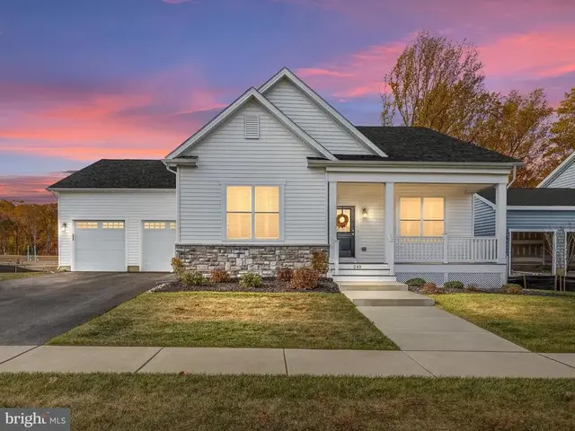 240 Baldy Ln, Middletown