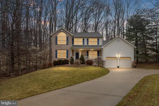 4 Clear Spring Ln, Newark