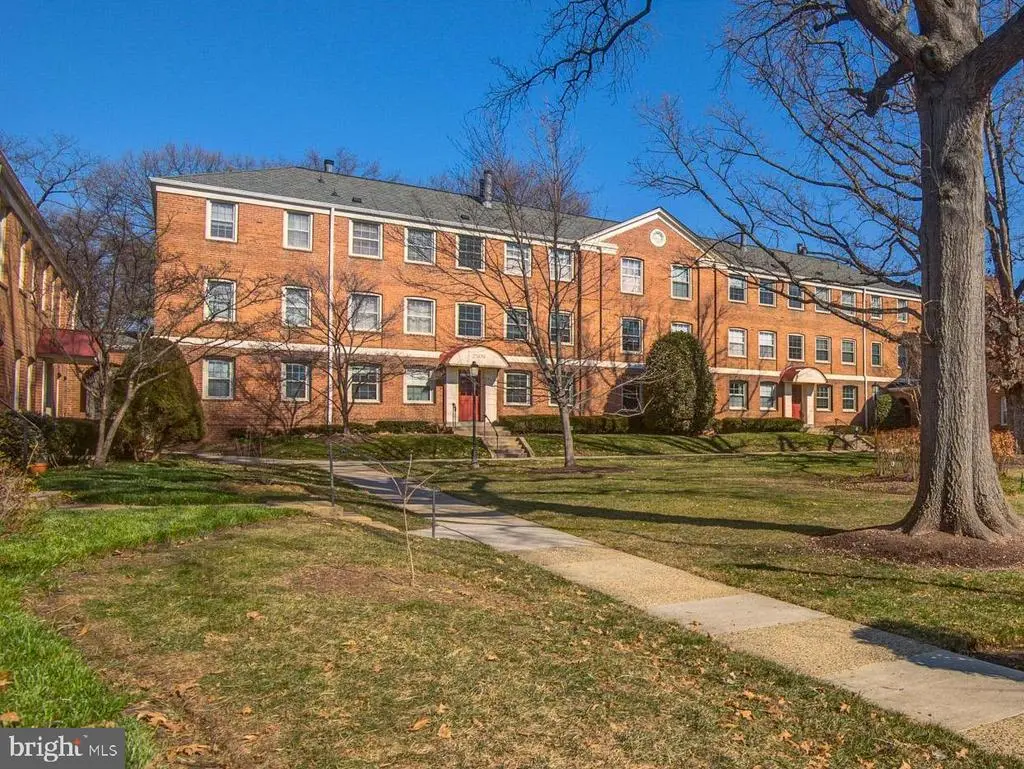 2509 Arlington Blvd #301, ARLINGTON