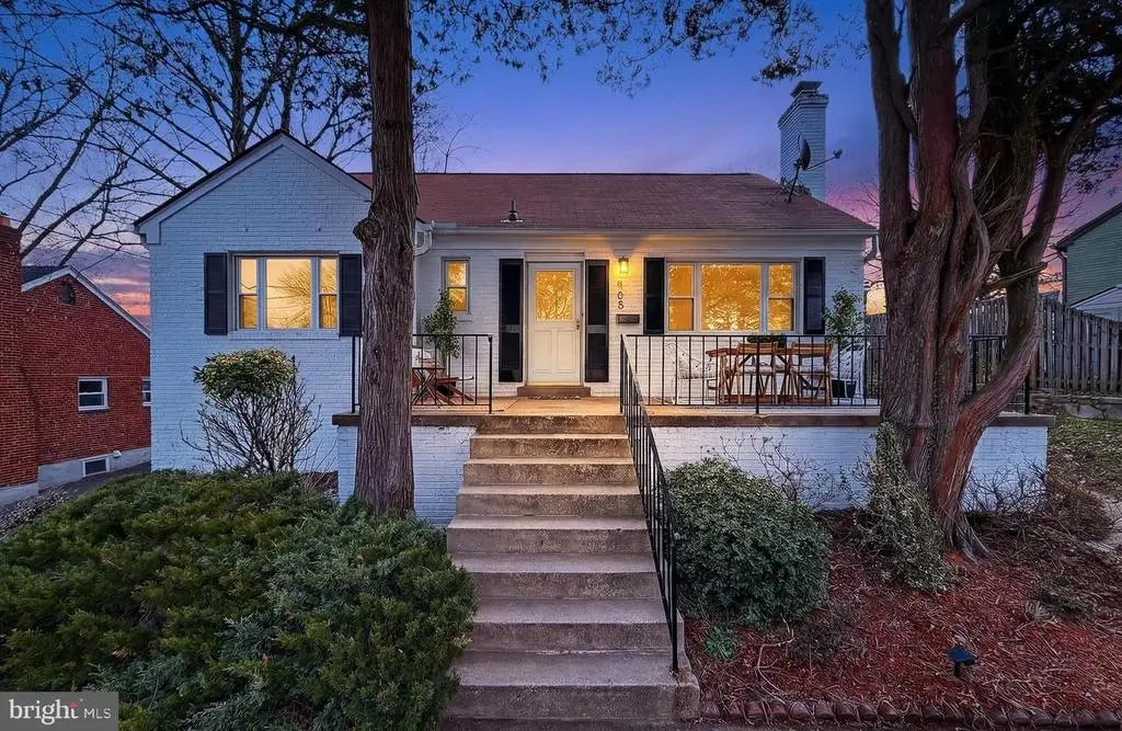 905 N Mckinley Rd, ARLINGTON