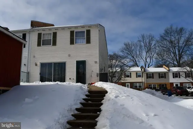 46 Hillside Ct, Westminster