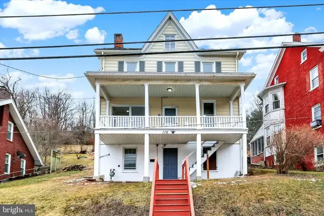 116 Hanover St, Glen Rock