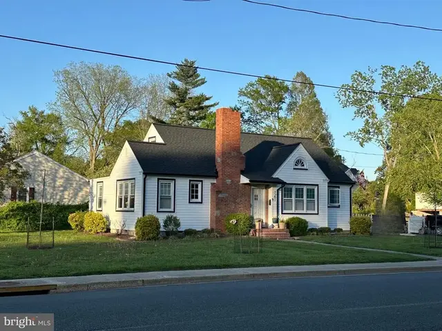 1201 Glasgow St, Cambridge