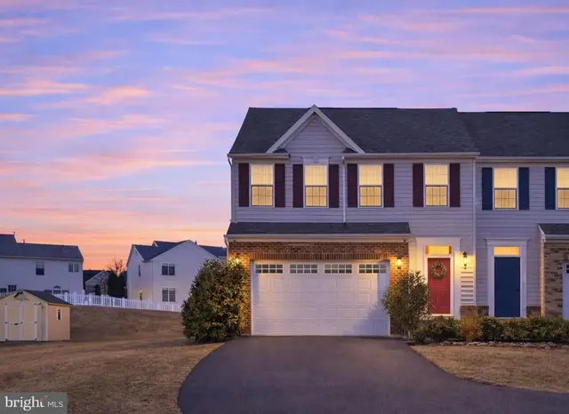 18214 Brownstone Pl, Hagerstown