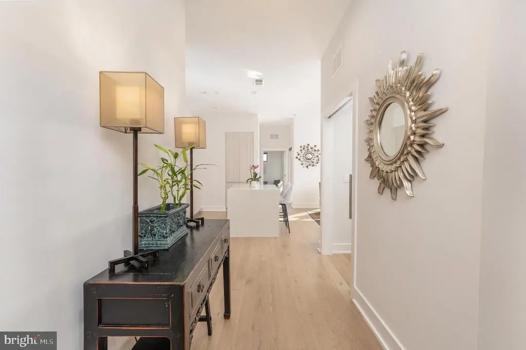 737 Swann Ave #607, ALEXANDRIA