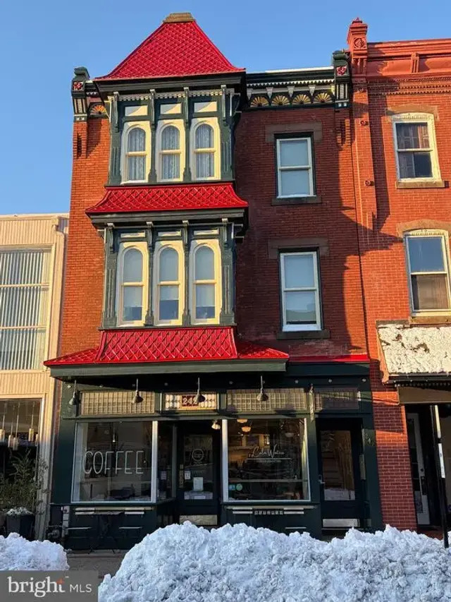 242 Mill St, Bristol