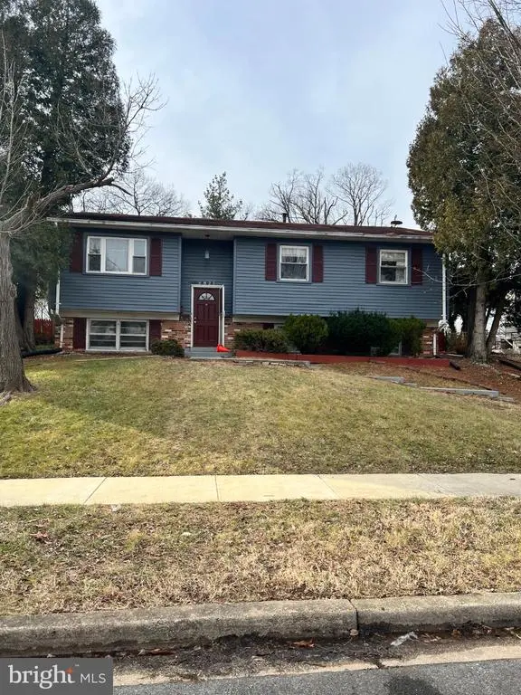 6825 Barton Rd, HYATTSVILLE